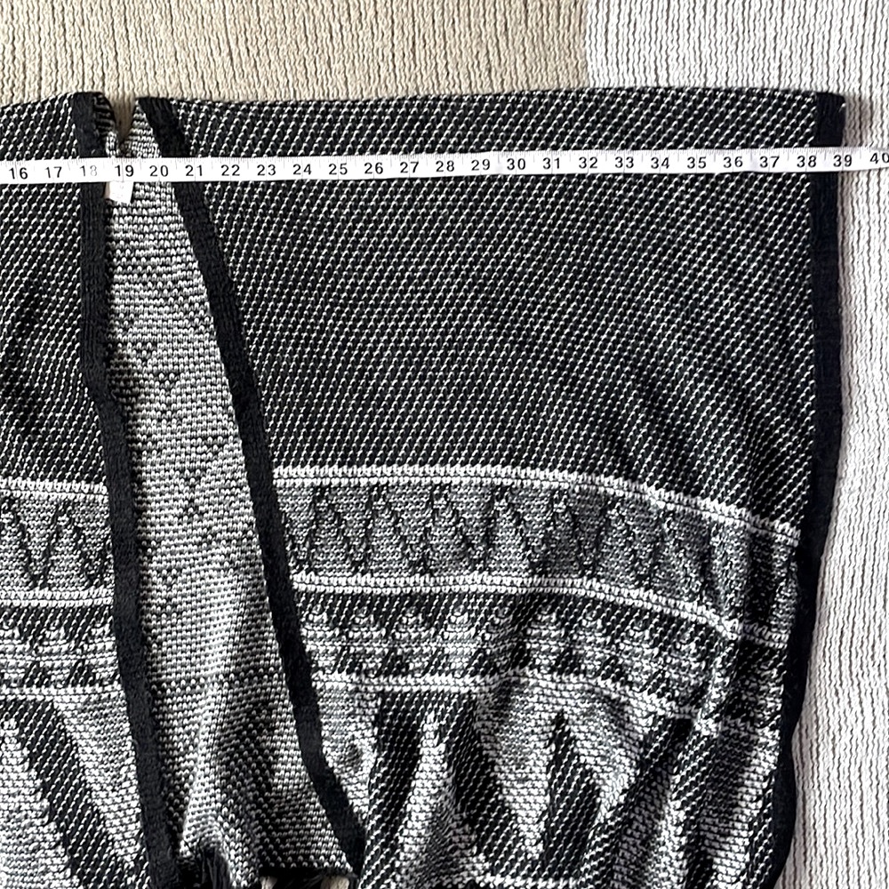 Xhilaration knit poncho size S/M - Picture 7 of 8